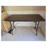 Folding table