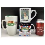 3 tasses de collection, 2 de Friends et 1 de