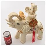 *Éléphants en porcelaine
