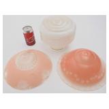 3 globes de plafonniers, en verre, vintage