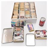 Gros lot de cartes de hockey, dont grosse boîte