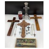 Lot religieux, dont chandelier en verre