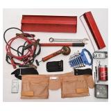 Lot d'outils et de quincaillerie