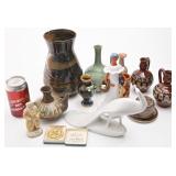 Lot de poteries et de porcelaines signées,