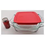 2 plats Pyrex, avec couvercles, comme