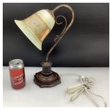 Lampe de table, en métal et en verre,