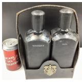 Support avec bouteilles de gin et de whisky,