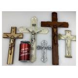 5 crucifix, dont 1 en fer