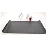 Tapis de bureau, en cuir, et rehausseur