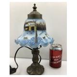 *Lampe de table, avec abat jour peint,