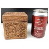 Boîte en bois sculpté, pour jeux de cartes