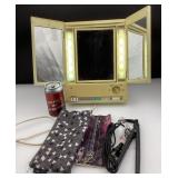Miroir de maquillage et fer plat