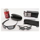 2 paires de lunettes Oakley