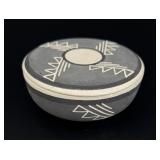 Sioux Native American Indian Lidded Pot