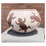 Carmel Lewis Acoma Pueblo Pottery Lizard Jar