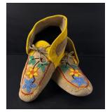 Cree Native American Indian Moccasins