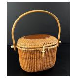 Nantucket Lidded Friendship Basket Purse