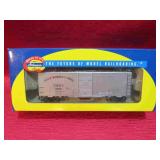 Athearn Trains Gulf Mobile Ohio Model Train Car