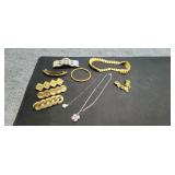 Small Collection of Vtg Jewelry, Hair Clips, More