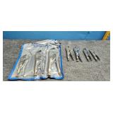 7 Licking pliers