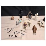 10) Star Wars Action Figures w/ Acces