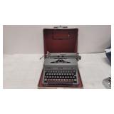 Vintage Royal Quiet De Deluxe Typewriter