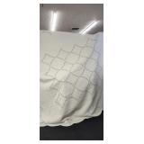 White Bed Spread - approximately 102'ï¿½118