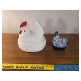 Hens ok a Nest white and a white and blue 2ct