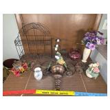 Flower decor shelf vases