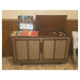Magnavox Astro Sonic record player consolewoven