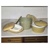 Tupperware with lids 5ct