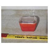 Pyrex red with lid