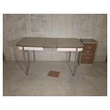 1950s Hettrick Manufacturing Co. kitchen table