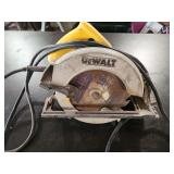 Dewalt DW369 Type 2 7-1/4 Inch Circular Saw with Electric Brake