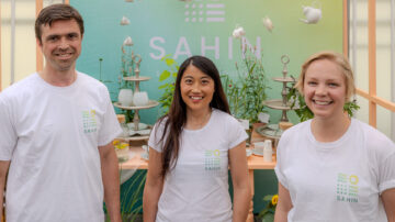 From left to right, Peta Klinkspoor, Wen Klopstra and Allison Zeeb, representatives of Sahin.