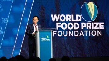 FAO Director-General QU Dongyu delivers a keynote speech in Des Moines, IA. (FAO/Roberto Schmidt)