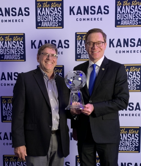 KSi CEO Paul Kaeb, left, with Kansas Lt. Gov. David Toland.