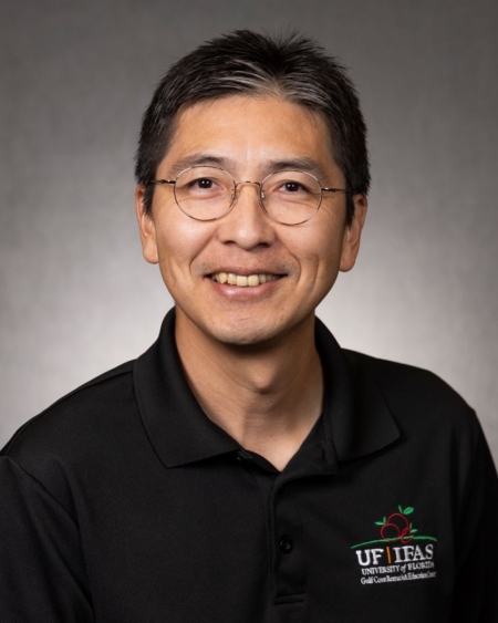 Shinsuke Agehara, associate professor of horticultural sciences at the UF/IFAS Gulf Coast Research and Education Center (GCREC), and lead investigator of the new study. (Courtesy, UF/IFAS photography)