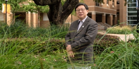 Jianzhong Su, professor and chair of UT Arlington’s Department of Mathematics.