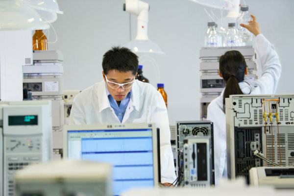 Insight into research and development at BASF. BASF generated sales of approximately €11 billion in 2024.
(Photo: BASF SE)