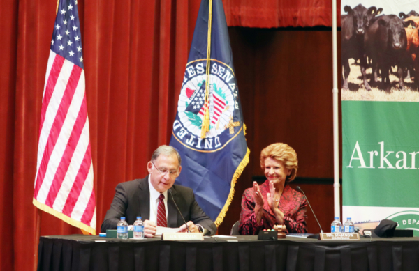 John Boozman, left, will become chair of the Senate Ag Committee, which is working to develop a replacement for the 2018 Farm Bill. Debbie Stabenow of Michigan, left, was to retire in January 2025 (U of A System Division of Agriculture photo by Mary Hightower)