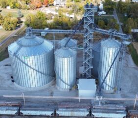 Roquette America Inc.’s rebuilt 850,000-bushel corn elevator in La Harpe, Ill. has been 
operational since the 2025 fall harvest. Facility photos courtesy of valley view Agri-System