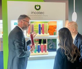 Erik Jan Bartels, Regional Vice President, Croda Life Sciences, explains the benefits of seed coatings. Photo credit: Incotec.