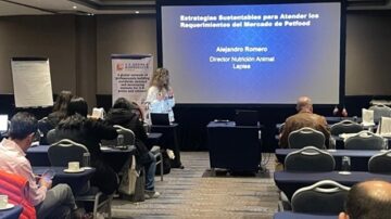 Recently, U.S. Grains & BioProducts Council (USGBC) Senior Marketing Specialist Patricia Esqueda led a workshop for pet food industry representatives in Mexico to discuss the financial and nutritional advantages of U.S. sorghum and corn fermented protein (CFP). Image courtesy of USGBC.