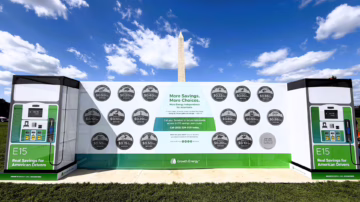 Growth Energy's "Keep the Change with E15" installation on the National Mall. Photo credit: Growth Energy.