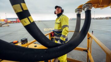 The new five‑year agreement, together with a previous 2025 renewal, will enable approximately 240 million liters of SAF uplifted at London Heathrow Airport and reduce the lifecycle greenhouse gas emissions of DHL Express cargo transported on British Airways flights. Photo credit: DHL.