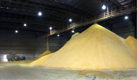 Figure 4. Distillers dried grain with solubles (DDGS). Photos by USDA.