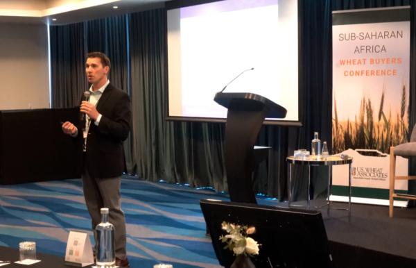 Shawn Thiele discusses flour milling with customers of U.S. wheat during USW’s Sub-Saharan Wheat Buyers Conference in Cape Town, South Africa. Photo credit: U.S. Wheat Associates.