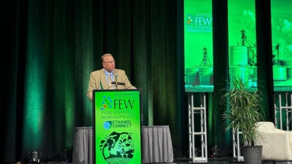 Chuck Woodside receives the High Octane Award. Photo credit: Renewable Fuels Association.