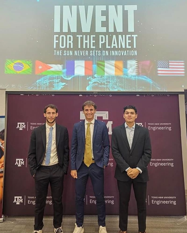 An Embry‑Riddle team — comprising students Emanuele Bossi, Francesco Busini and Diego Spross — earned a spot among seven finalists at the Invent for the Planet (IFTP) Championship event at Texas A&M University for the smart farming concept Agri-AI.
Source: Embry‑Riddle/Emanuele Bossi